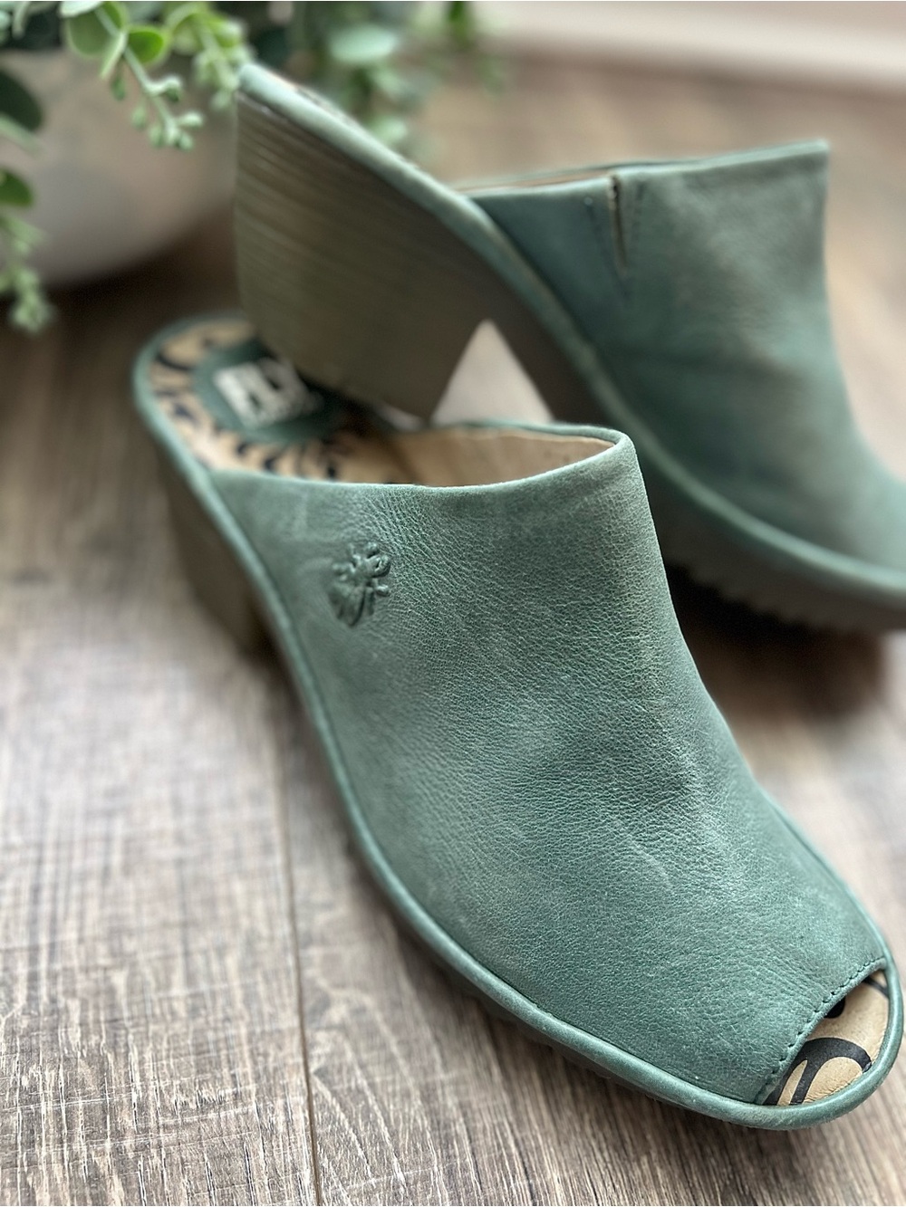 Fly London Turquoise Peep Toe Wony Shoe Size 39 US 8-8.5 - Picture 2 of 6
